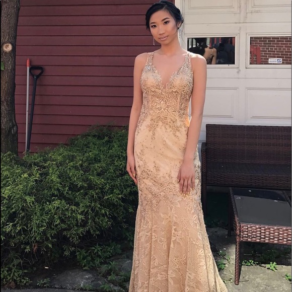 The GOLD STANDARD PROM DRESS!!! Custom mesh - Picture 2 of 3